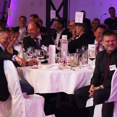 Redner bei Abendveranstaltung